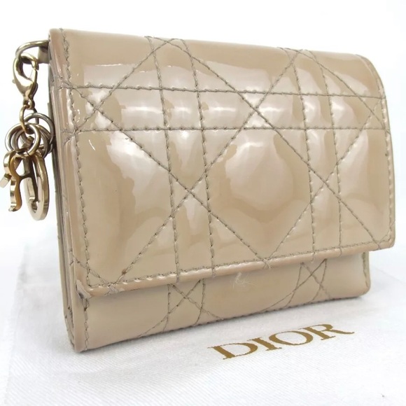 DIOR Cannage Patent Leather Trifold Wallet π€©π₯β€οΈ - Picture 1 of 17